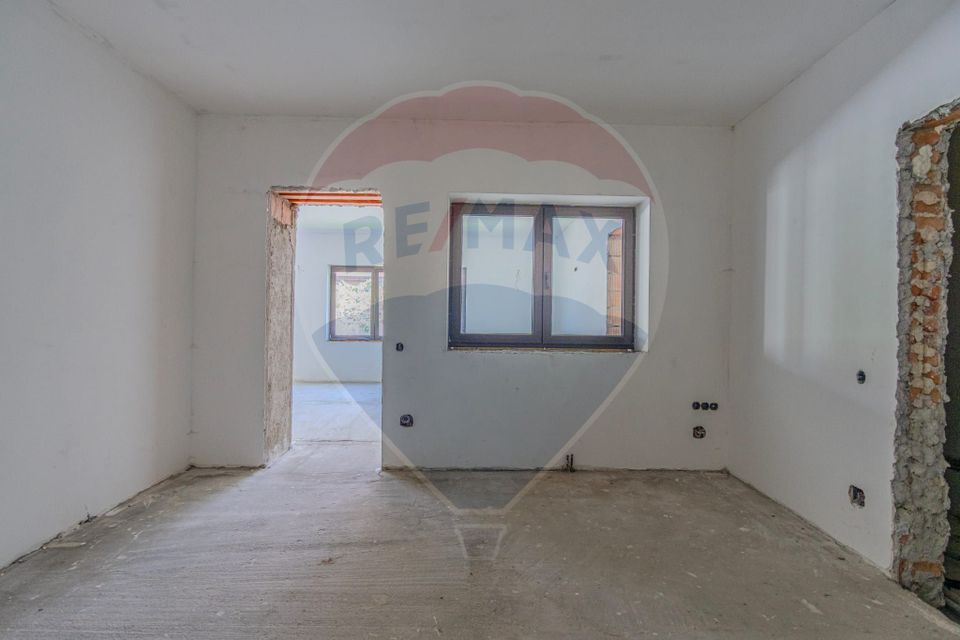 4 room House / Villa for sale