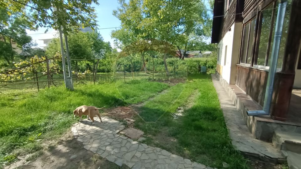 Casă de vânzare în stil vechi cu 3 camere si 3 arii în Cop. Manastur