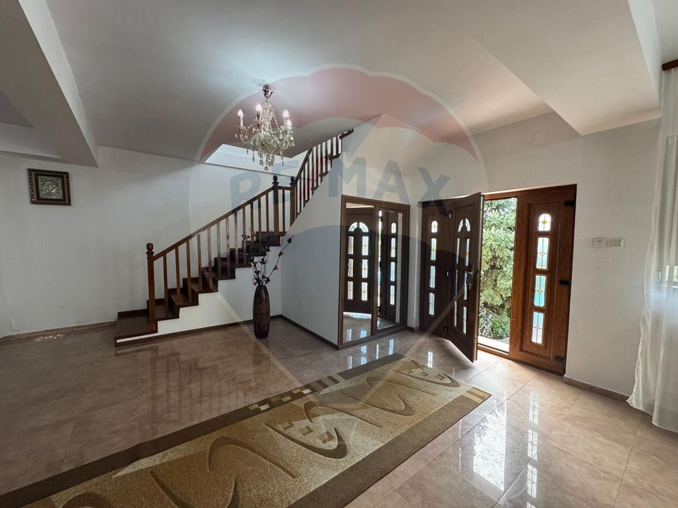6 room House / Villa for sale