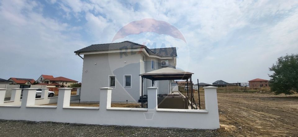 4 room House / Villa for sale