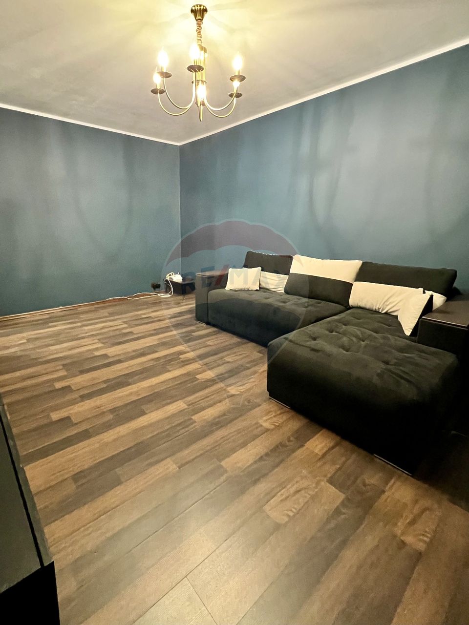 Apartament cu 2 camere de închiriat în zona Faleza Nord