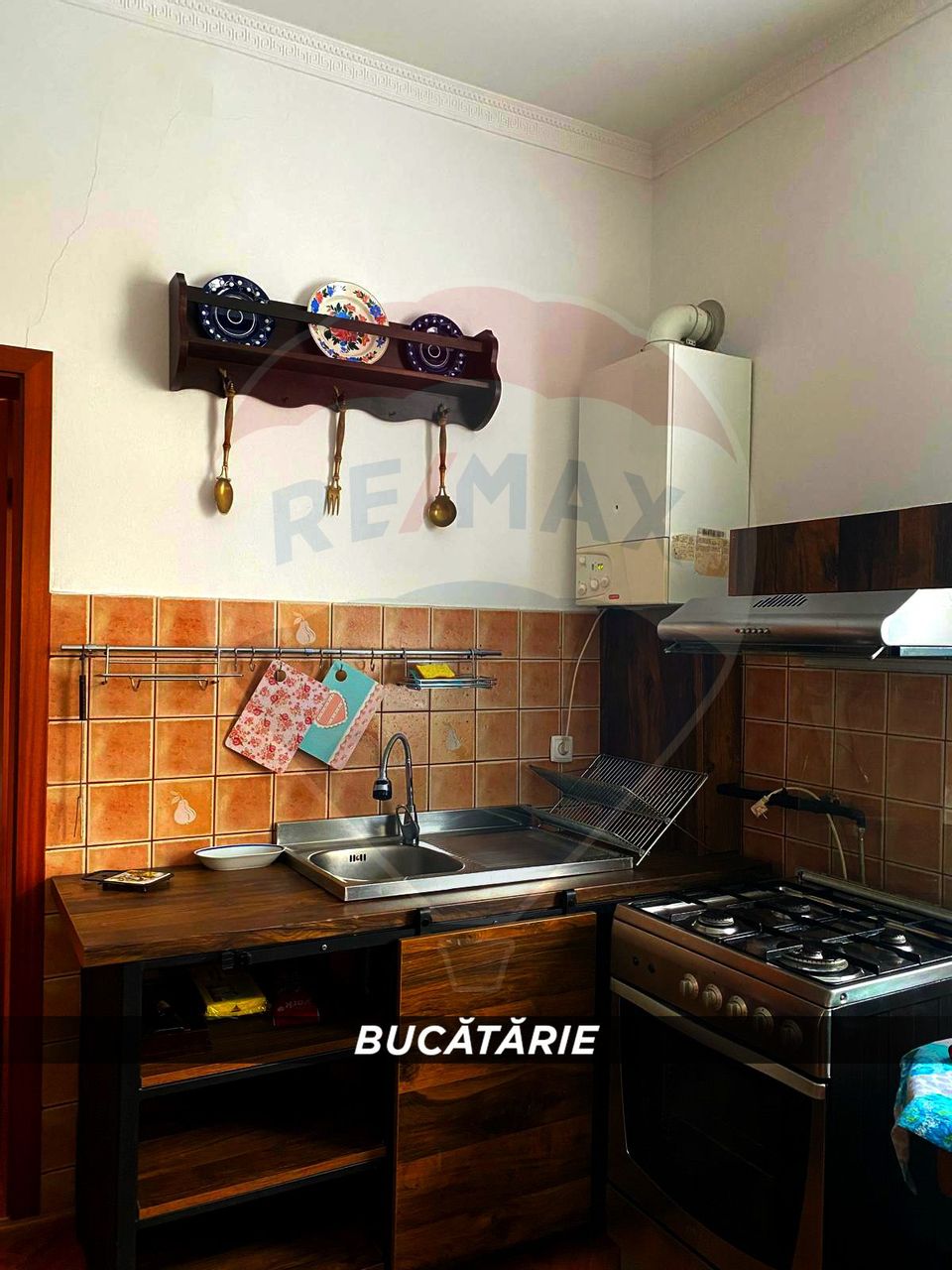 Apartament cu 3 camere de inchiriat-Centru Istoric