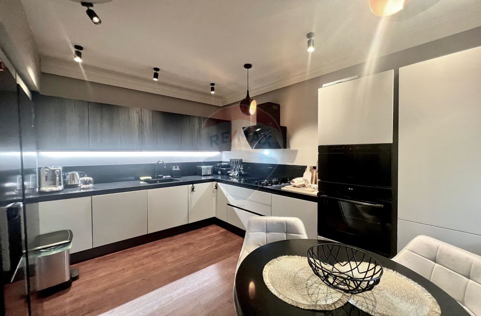 5 room House / Villa for sale, Primaverii area