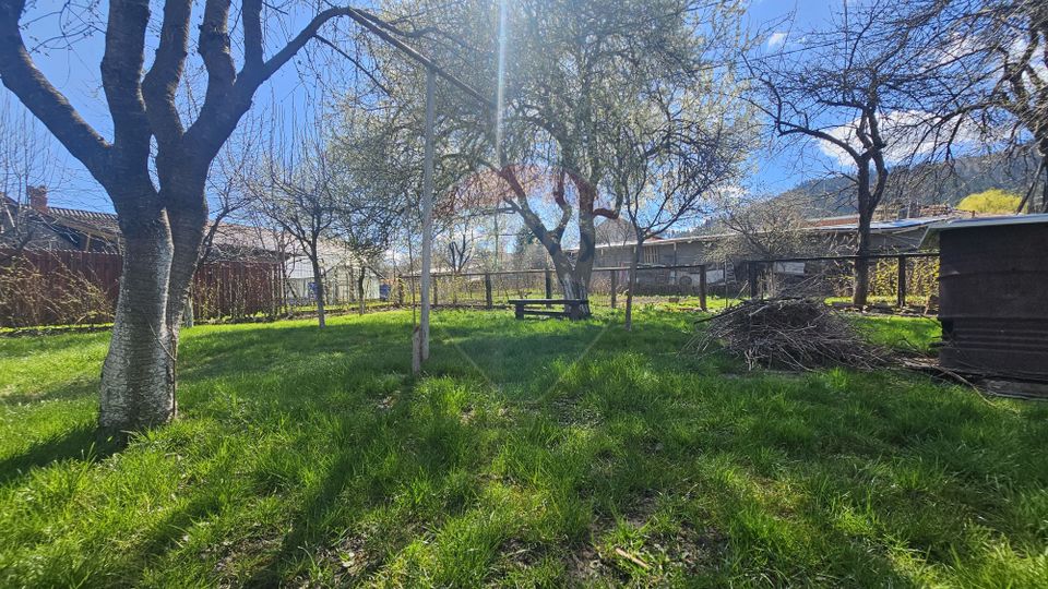 Casă autentică mocănească | Grădină 881 mp | Zonă liniștită | Săcele