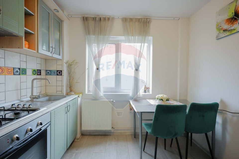 Apartament 3 camere de vânzare în zona Rogerius