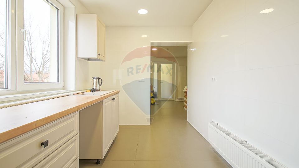 COMISION 0|VILA  STUPINI – 1.400 MP TEREN, 295 MP UTILI