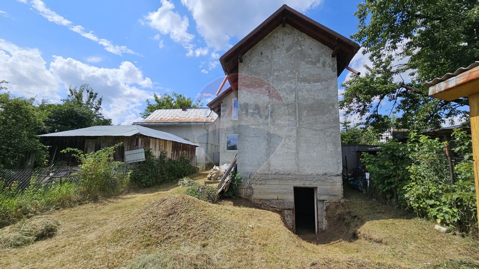Casă / Vilă, teren 1700mp,  în Lisaura-Ipotești, Suceava