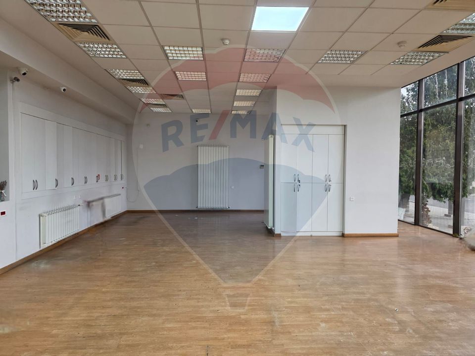 Spatiu comercial de inchiriat in zona centrala a mun Onesti