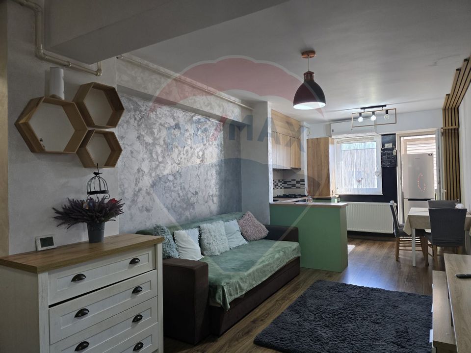 Apartament cu 3 camere de vânzare, cartier FIALD