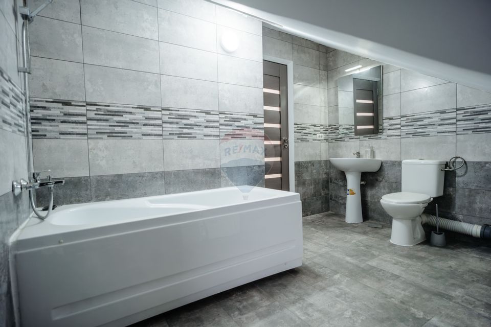 Apartament cu 3 camere de vânzare în zona Burdujeni