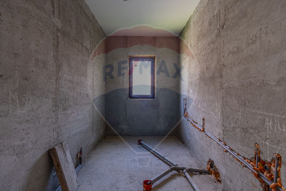 4 room House / Villa for sale