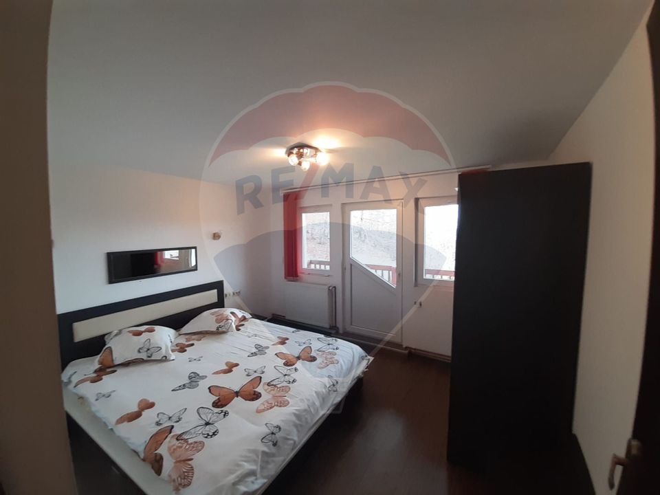 Casă / Vilă cu 7 camere de vânzare în zona Bran-Tohanita