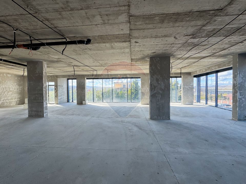 Clădire nouă de vânzare în Sânnicoară - poziție excelentă