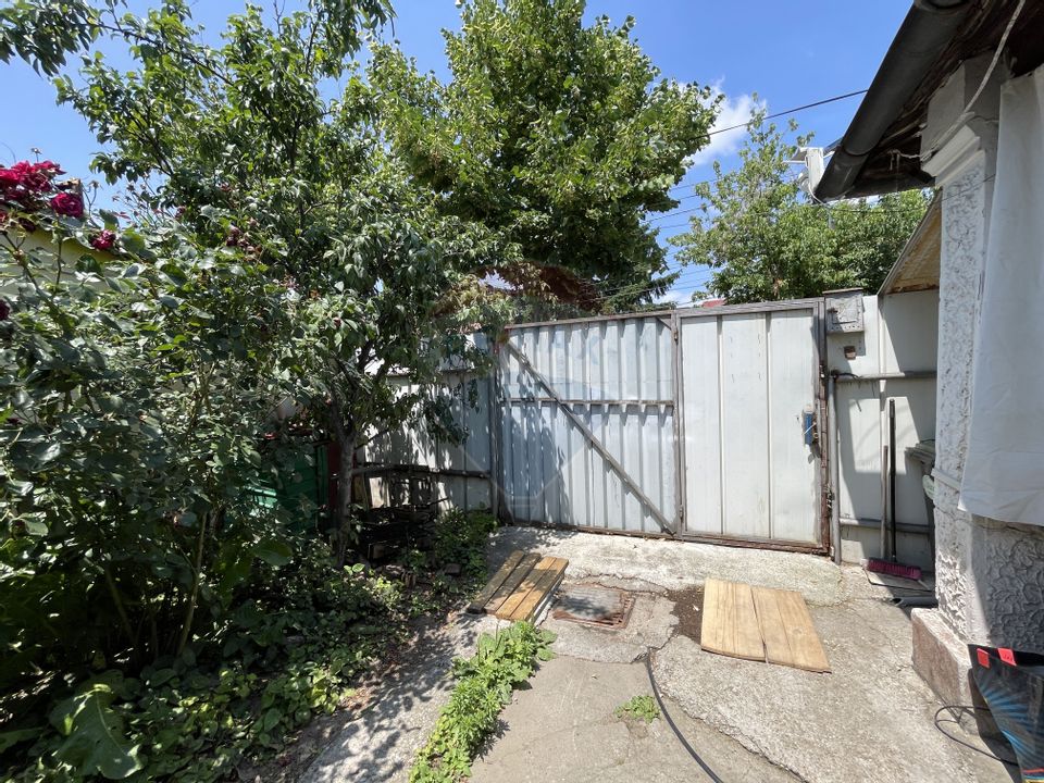 Alunișului street land, Brancoveanu - existing construction