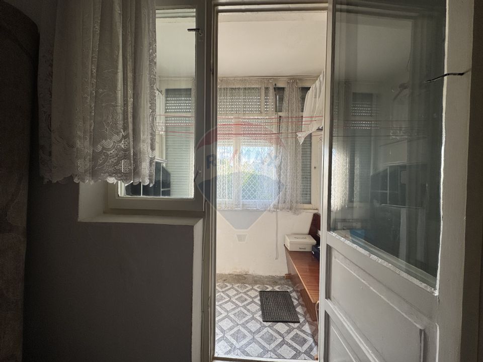 Ap. cu 3 camere, et.4, str. Feleac 1A