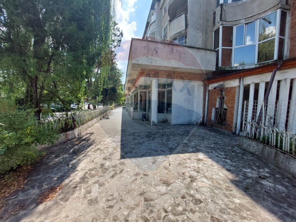 495sq.m Commercial Space for rent, Central area