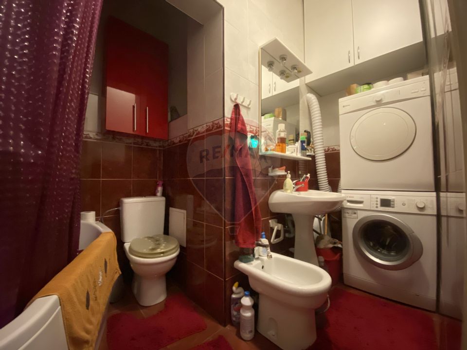 Apartament cu 3 camere de vanzare