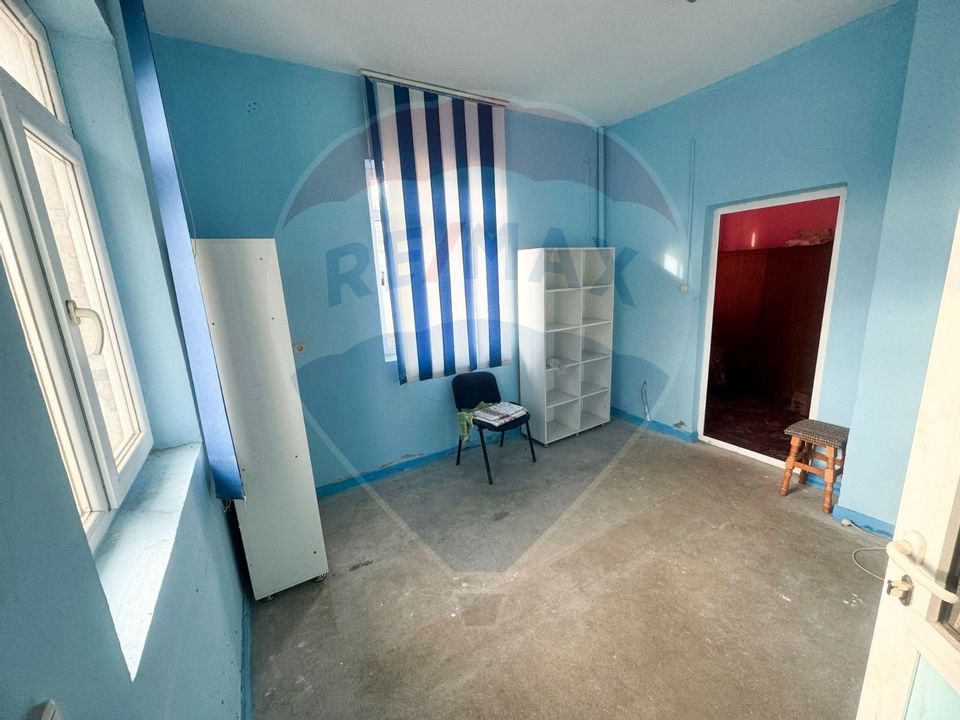 115sq.m Commercial Space for rent