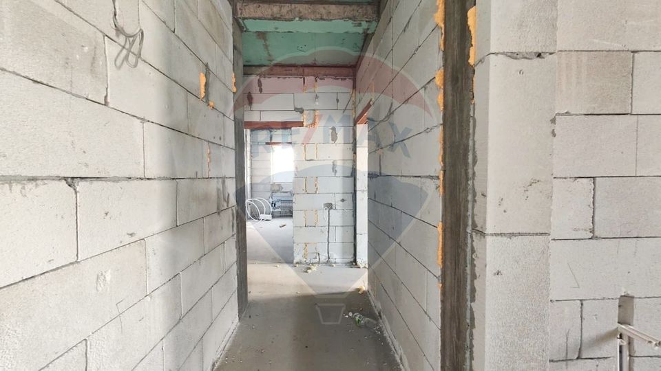 Casă / Vilă cu 5 camere de vânzare în zona Kamsas Constanta