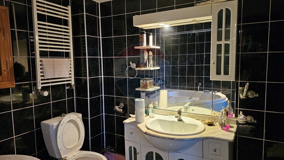 Casă / Vilă cu 6 camere, Gura Humorului, Suceava