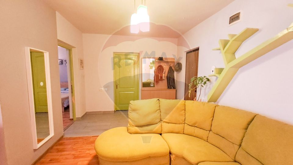 Apartament cu 2 camere de vânzare în zona Buna Ziua