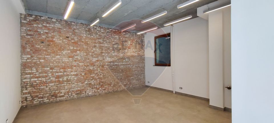 25sq.m Commercial Space for rent, Alexandriei area