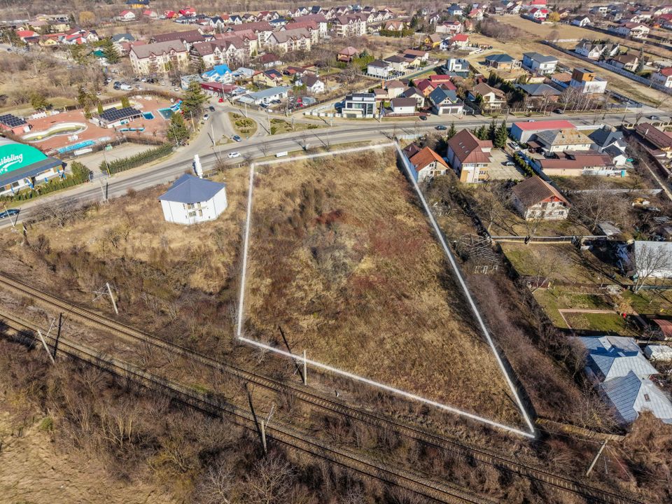 Teren 4,818 mp la strada principală în Gherăiești