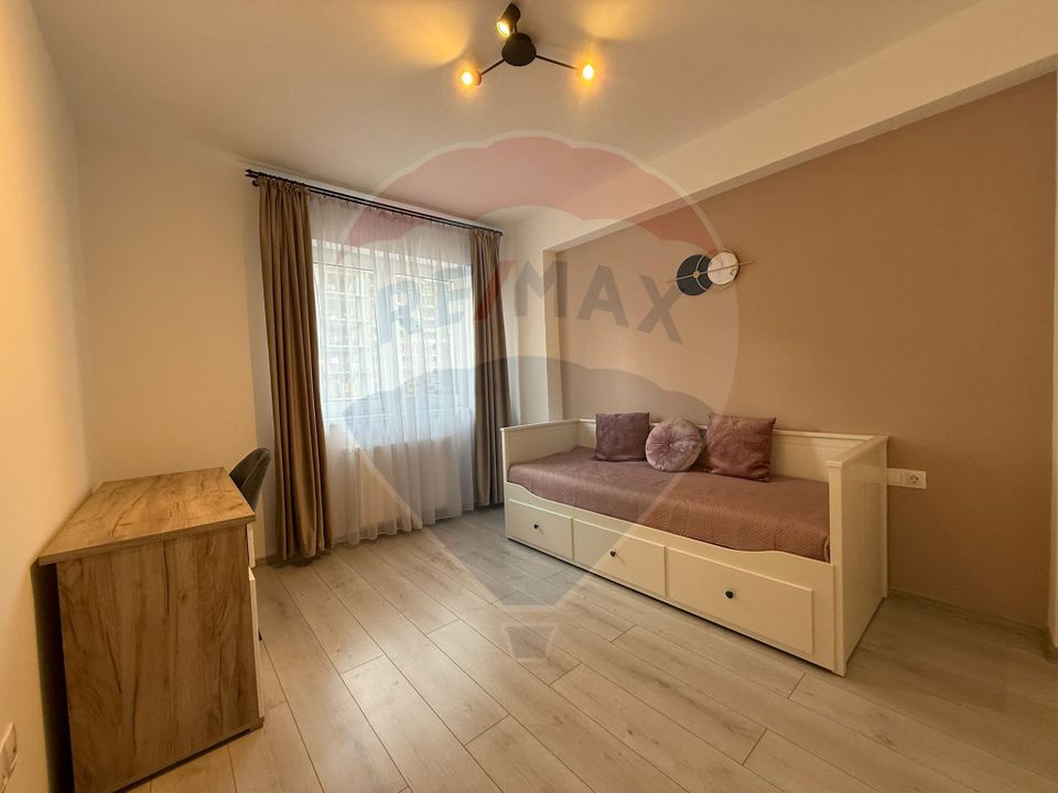 Apartament cu 3 camere, 2 bai și loc de parcare
