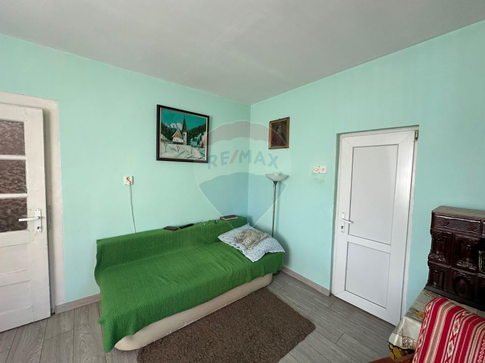 DE VANZARE- GOSPODARIE cu 95 arii teren