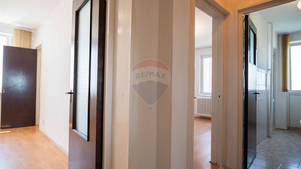 Vanzare apartament 3 camere - zona Antiaeriana