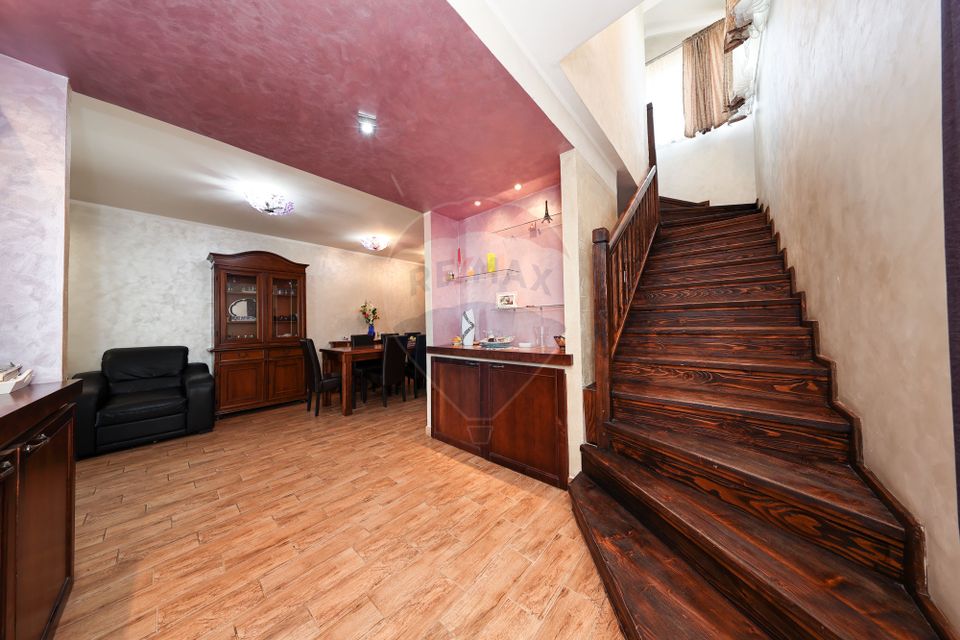 Conac, proprietate unica, in mijlocul naturii, Sacele!