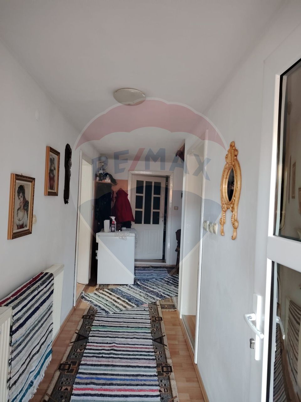 Case cu 7 camere de vânzare în comuna Panaci, sat Drăgoiasa.