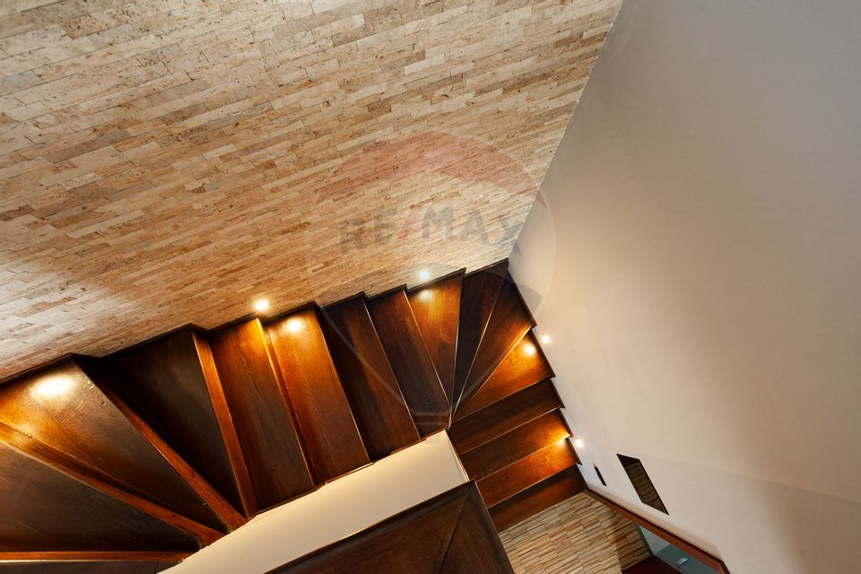 Casă modernă și spațioasă cu piscină,saună și sală de fitness – Pecica