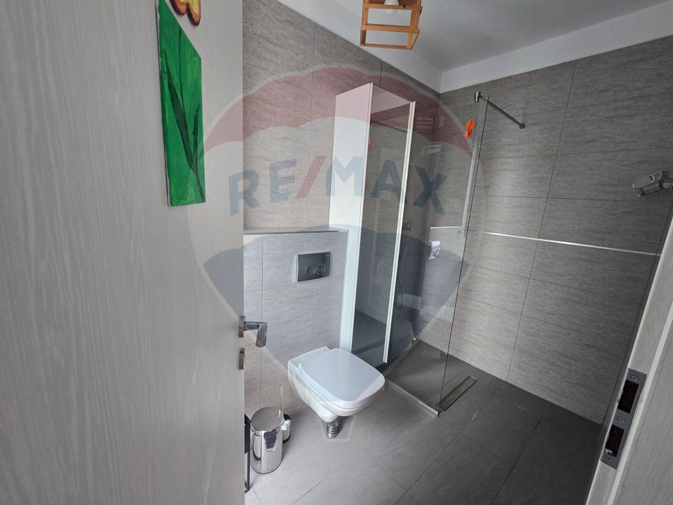 Apartament cu 3 camere de închiriat în zona Buna Ziua