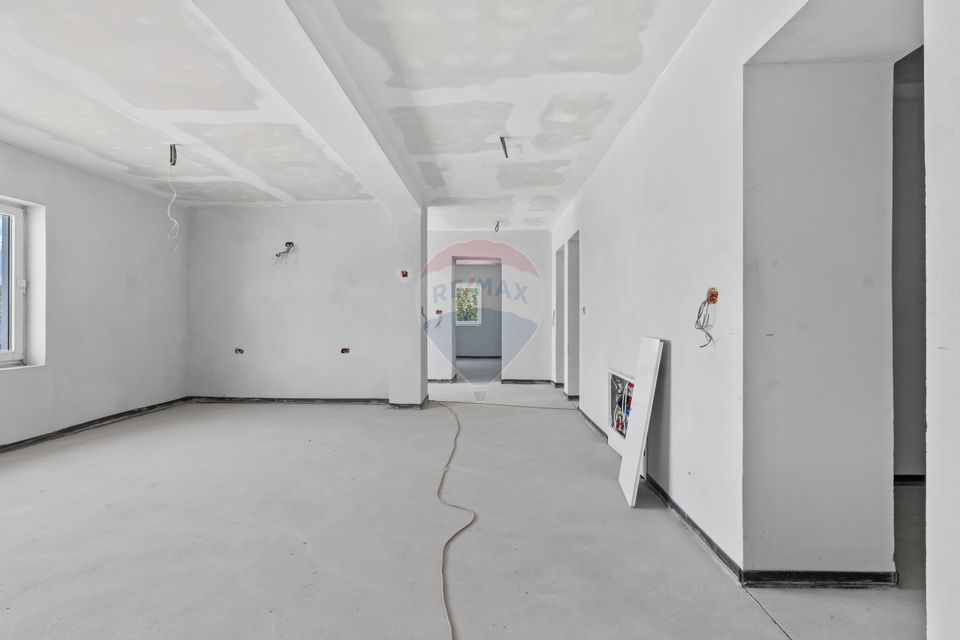 Casă spațioasă 244 mp cu teren generos 2.834 mp – Satu Mare, Secusigiu