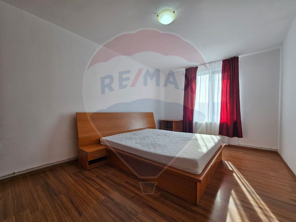 Inchiriez apartament spatios cu 4 camere, 2 bai, parcare in Gheorgheni