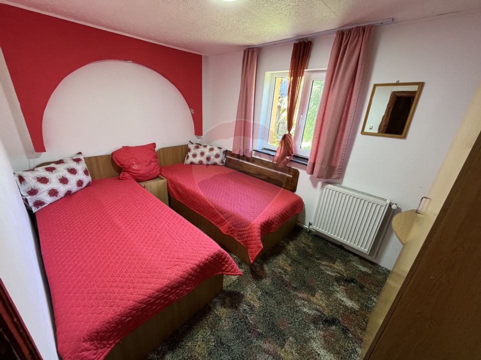 Pensiune de vânzare in vârf de munte la Ciocanu - lângă Sirnea