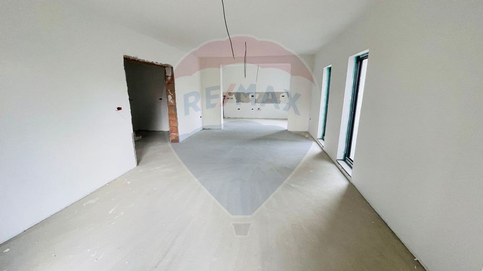 Casă de vânzare Brasov – 3 dormitoare, 3 băi, 140 mp utili