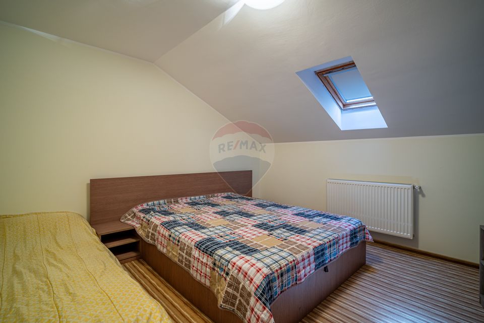 Casă P+M cu 6 camere în Bușteni - Zona Zamora