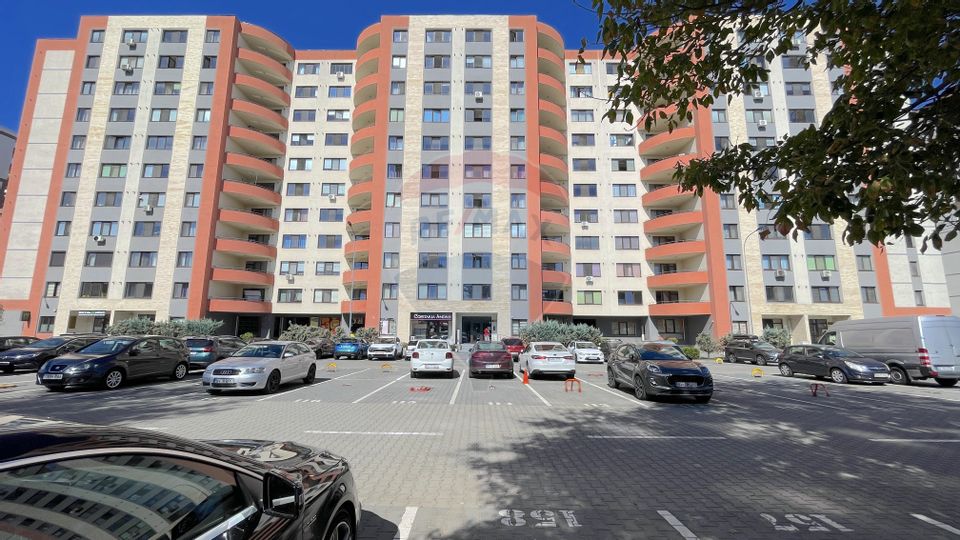 Apartament modern cu 1 camere de închiriat, cu loc de parcare, Coresi