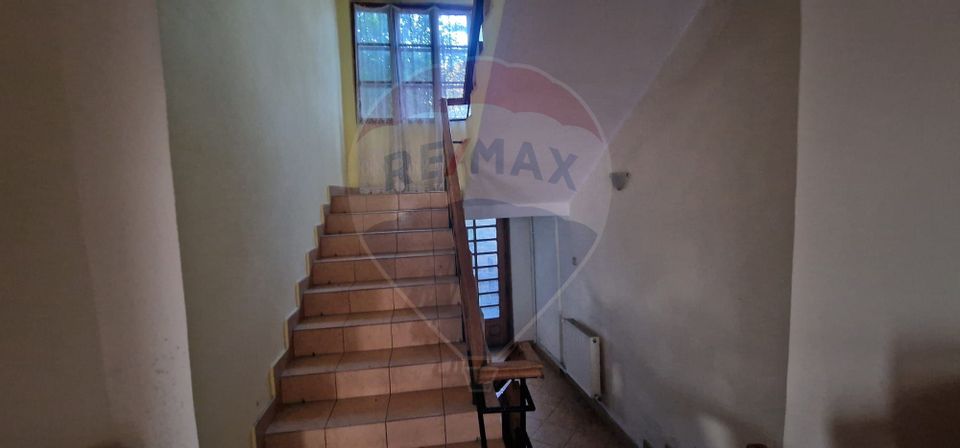 Vilă S+P+1E+M cu 7 camere de vânzare în TG. OCNA