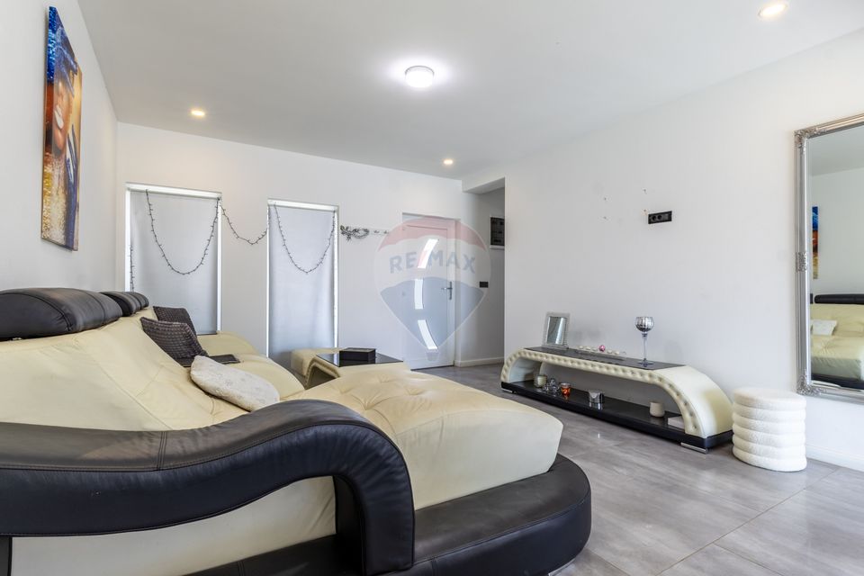 Vilă de lux cu piscina de închiriat