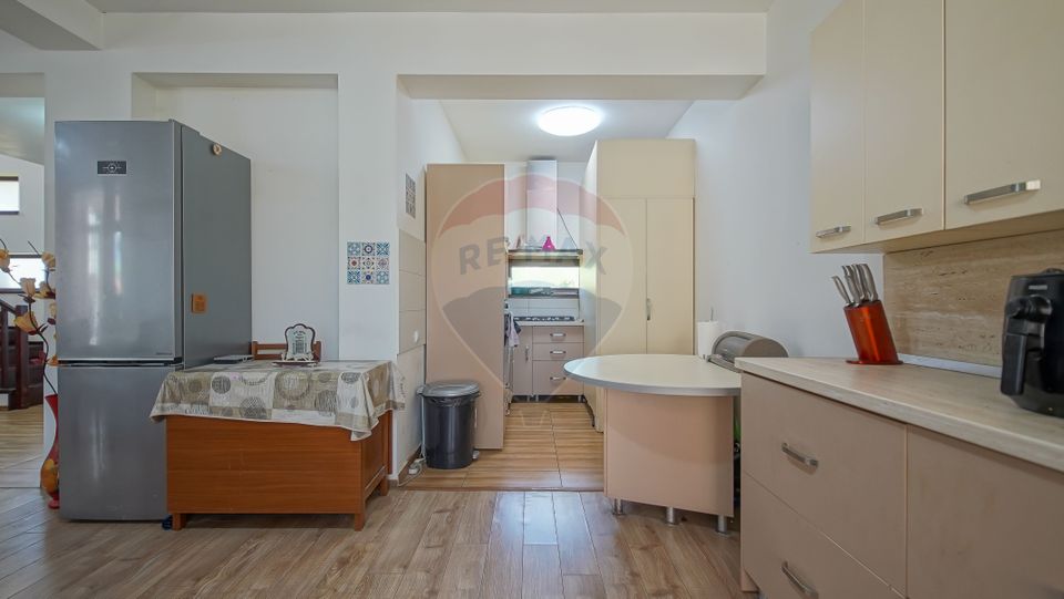 4 room House / Villa for sale, Sud area