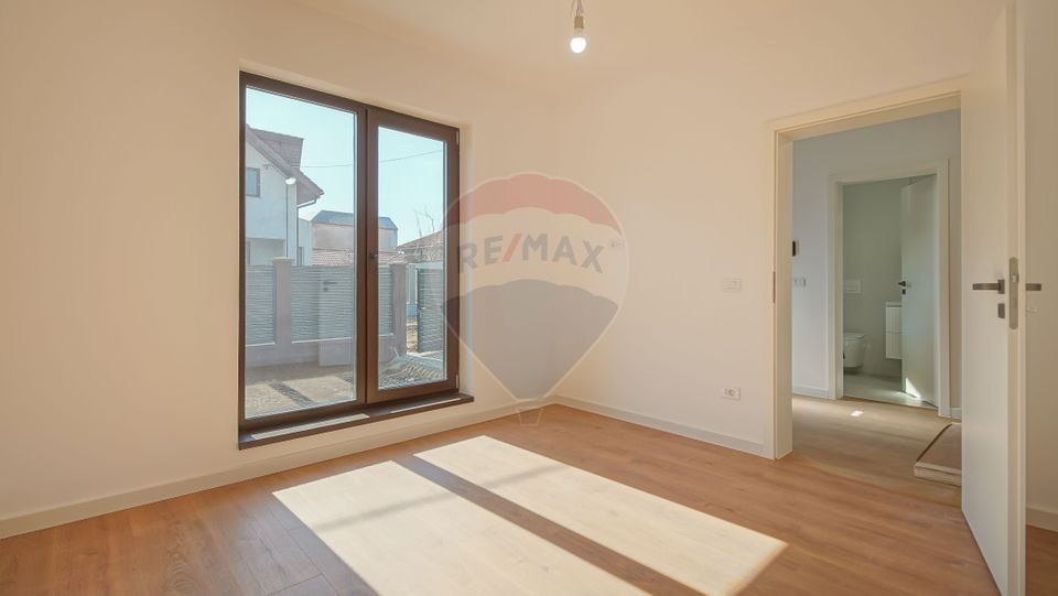 4 room House / Villa for sale