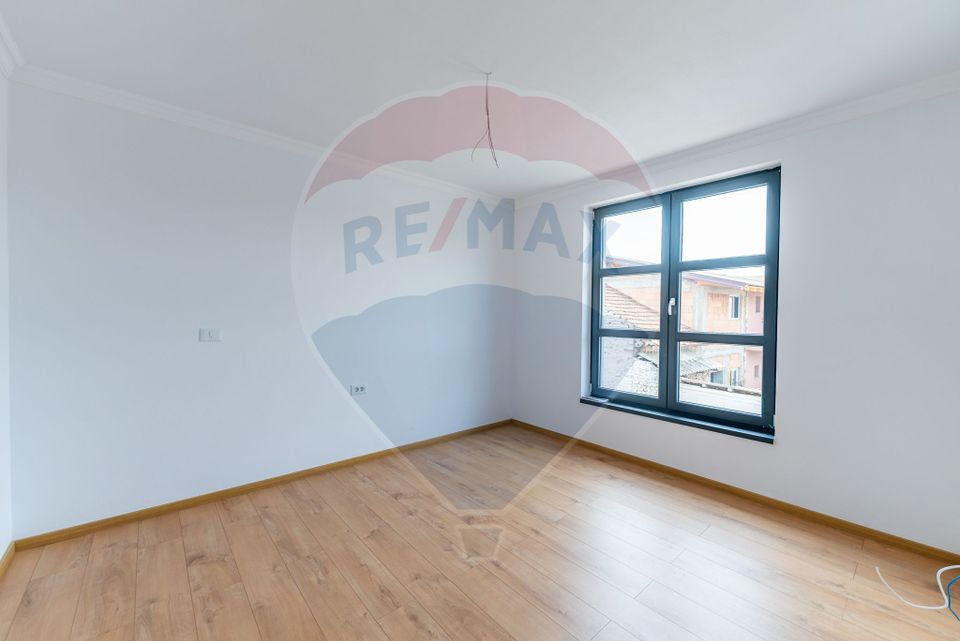 Casă elegantă și spațioasă – în complex privat, zona centrală Arad
