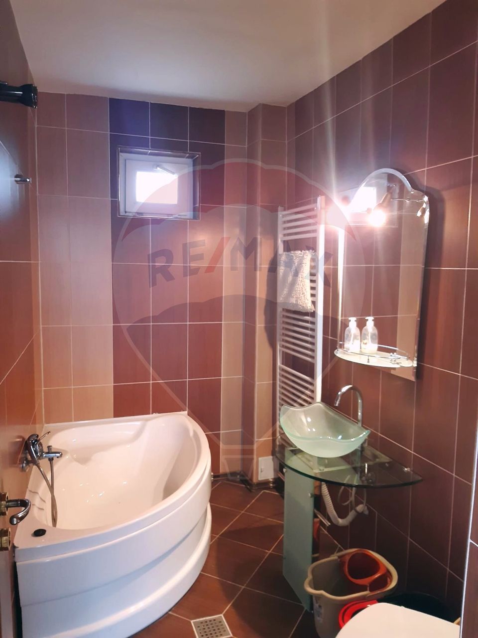 Casă / Vilă cu 7 camere   în zona Bran-Tohanita