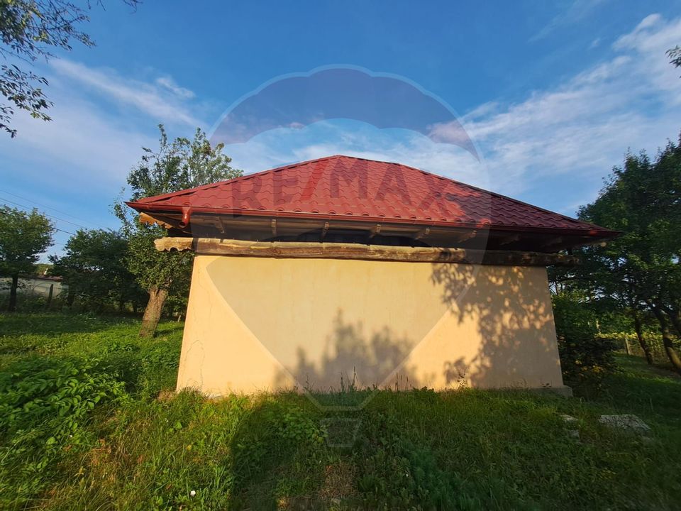 Casă de vânzare, 3 camere, langa manastirea Runc