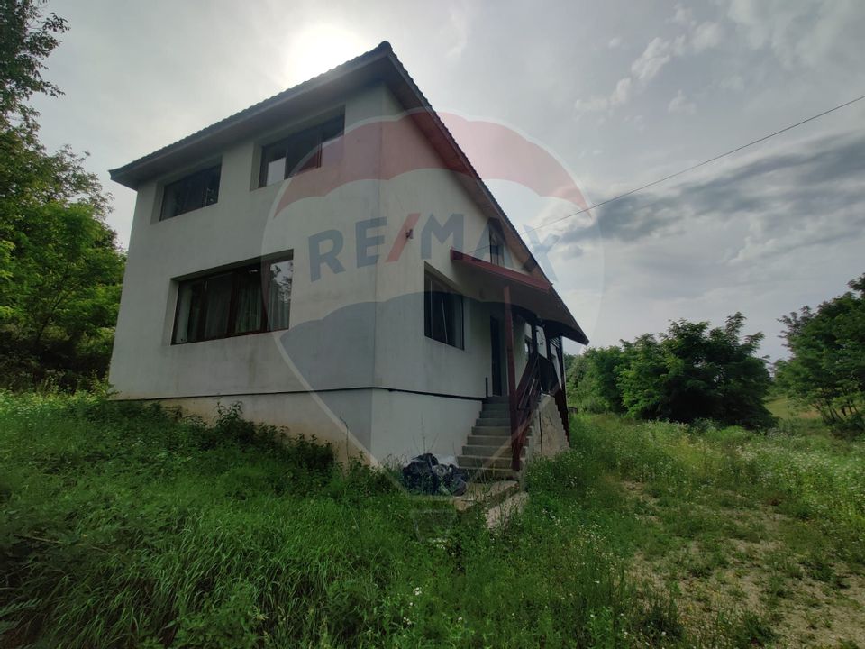 4 room House / Villa for sale