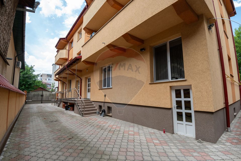 6 room Apartment for sale, Central area