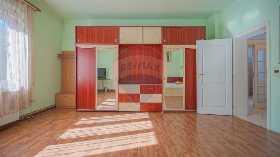 7 room House / Villa for sale, Aurel Vlaicu area